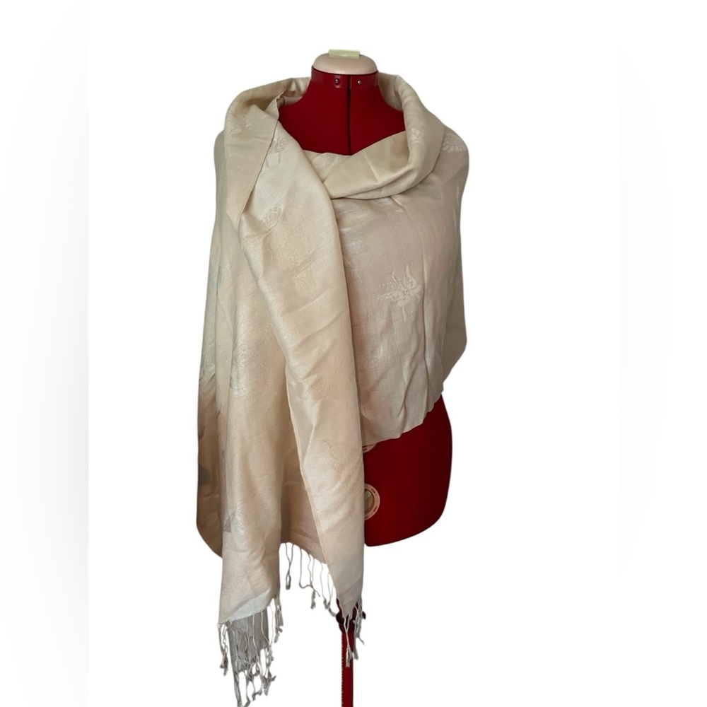 🔥SUPER SALE! 🔥🖤 Delicate Cream Pashmina with Butterfly Design – Lightweight & El